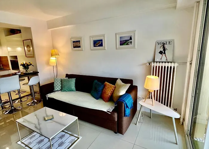 Appartement Cosy Calme Central-Terrasse Proche Palais
